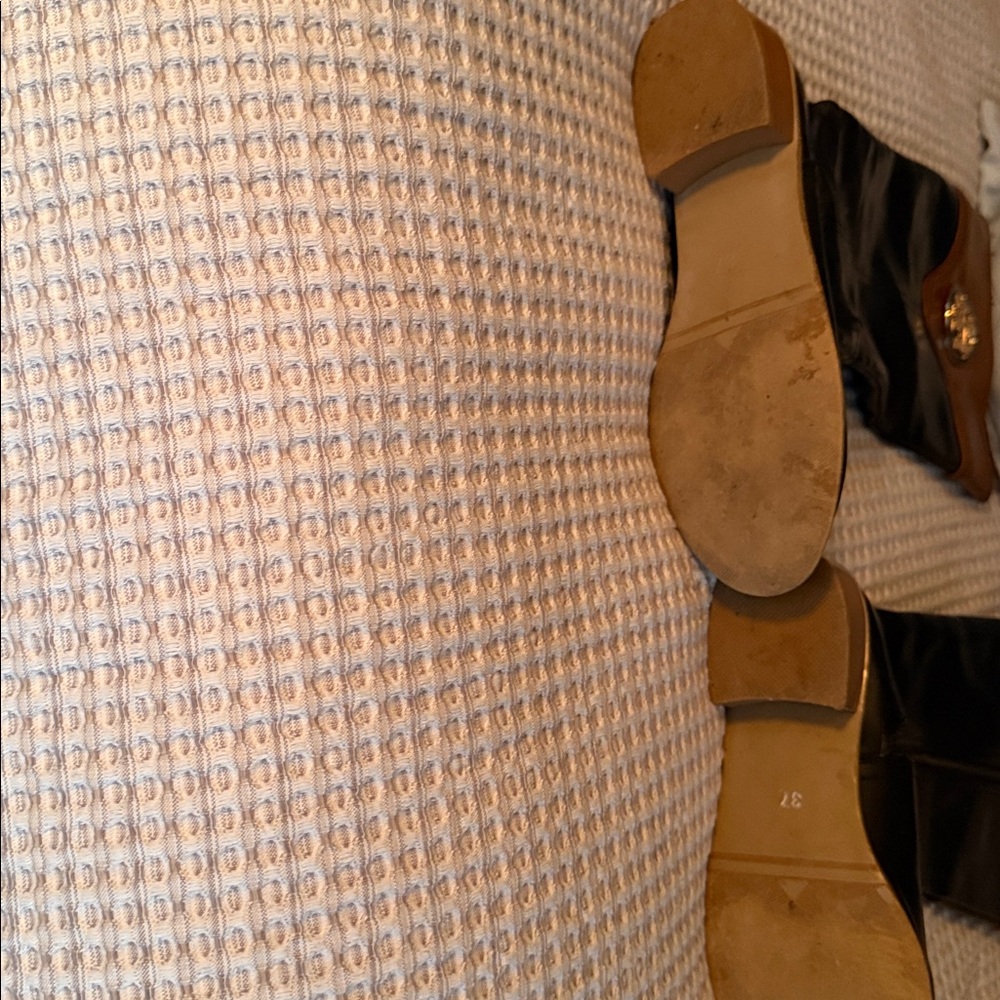 Tory Burch Black and Tan Heeled Boots in size 7 - Picture 4 of 5